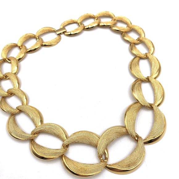Vintage NAPIER Necklace Gold Tone Chunky Textured Link Statement Necklace 19" - Picture 6 of 12